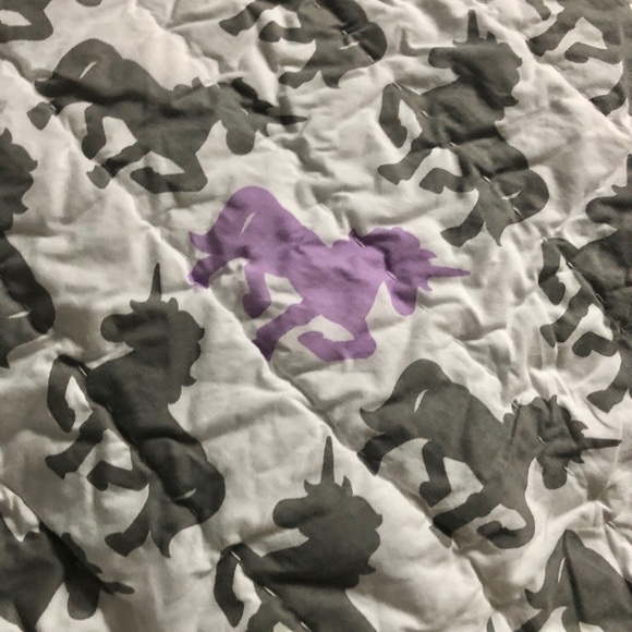 Land of Nod Unicorn Quilt, Queen - Picture 5 of 7